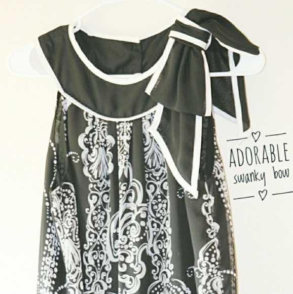 Misty & Max Sleeveless Black and White Blouse - Picture 2 of 5